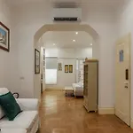 The Mirror Next To Spanish Steps Appartement Rome