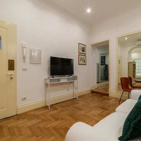 The Mirror Next To Spanish Steps Apartment *